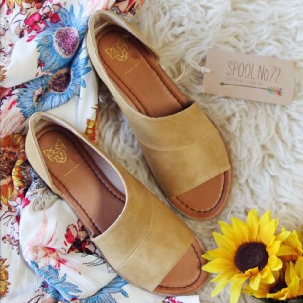 Soft Mustard Bootie Sandals BRAND NEW Size 6.5 🌻